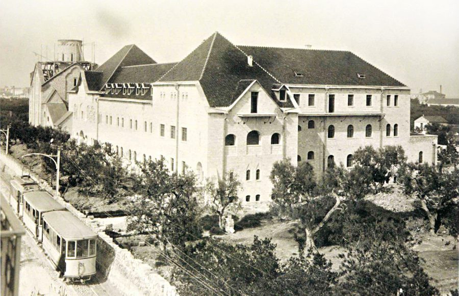 Chiesa Russa in costruzione_cut