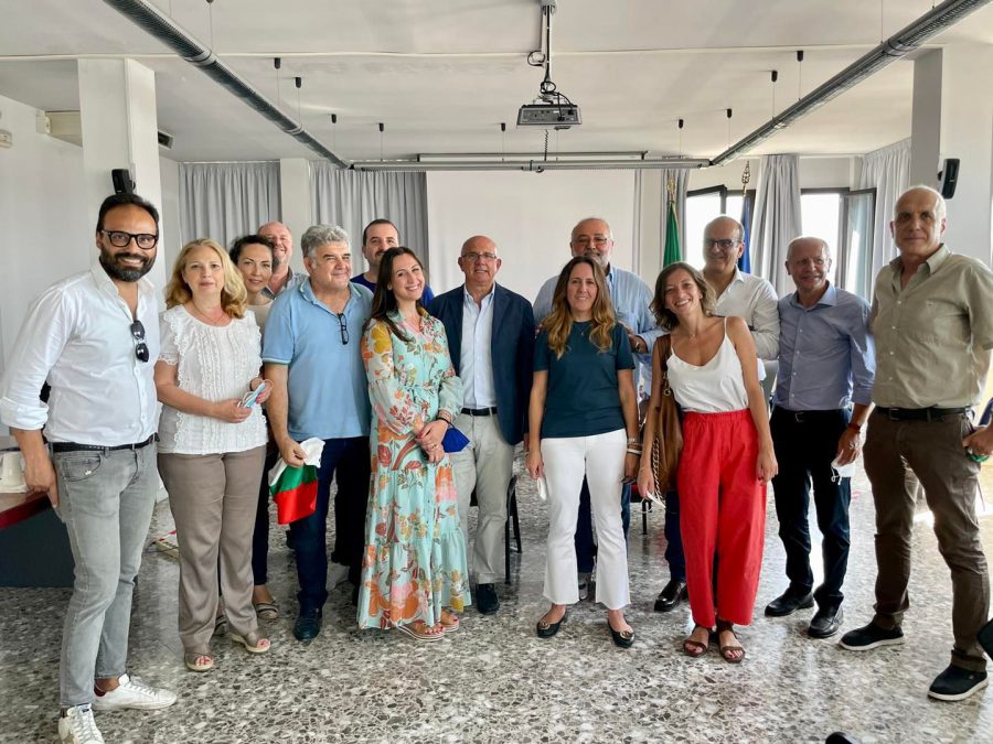 I componenti della lista Essere Ingegnere. Primo da dx il prof. Fratino