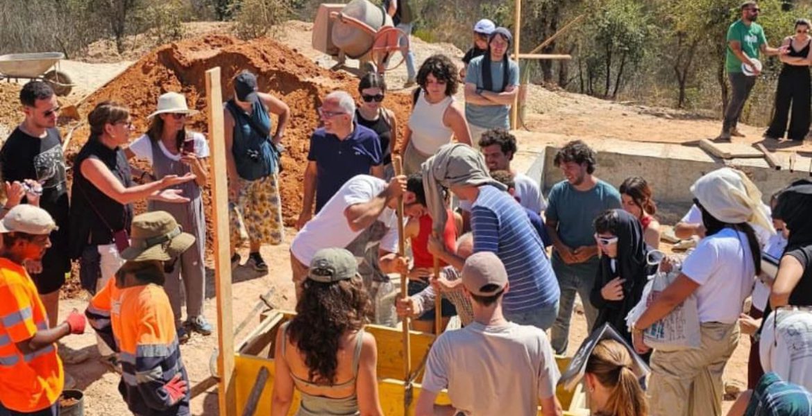 Studenti e docenti nel cantiere in Portogallo